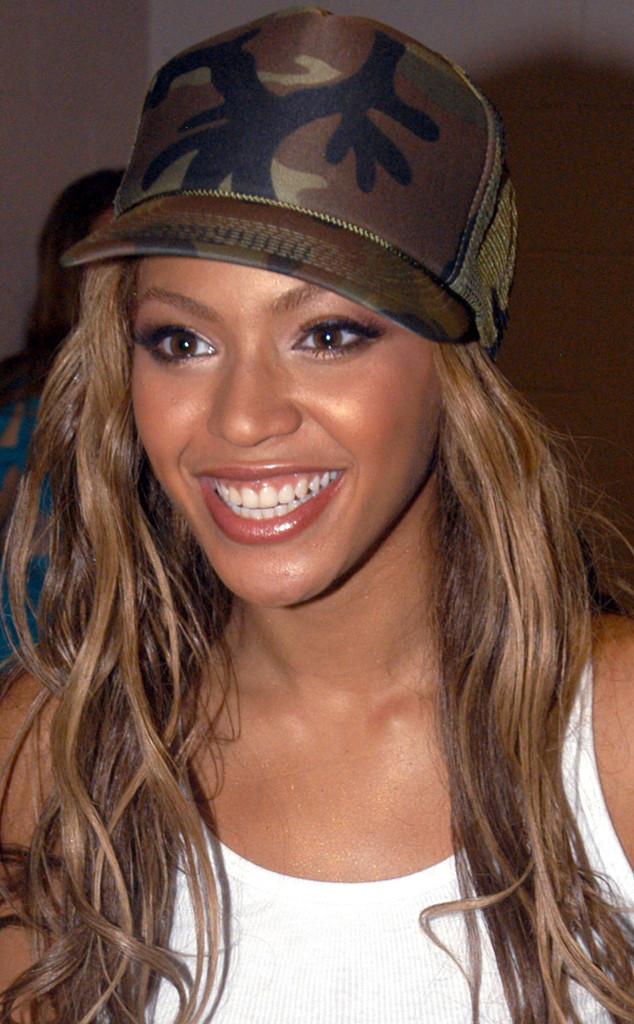 Dear Celebs Please Don T Bring Back Von Dutch Hats E Online